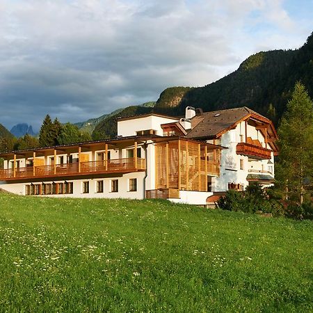 Alpin Stile Hotel Laion Eksteriør billede
