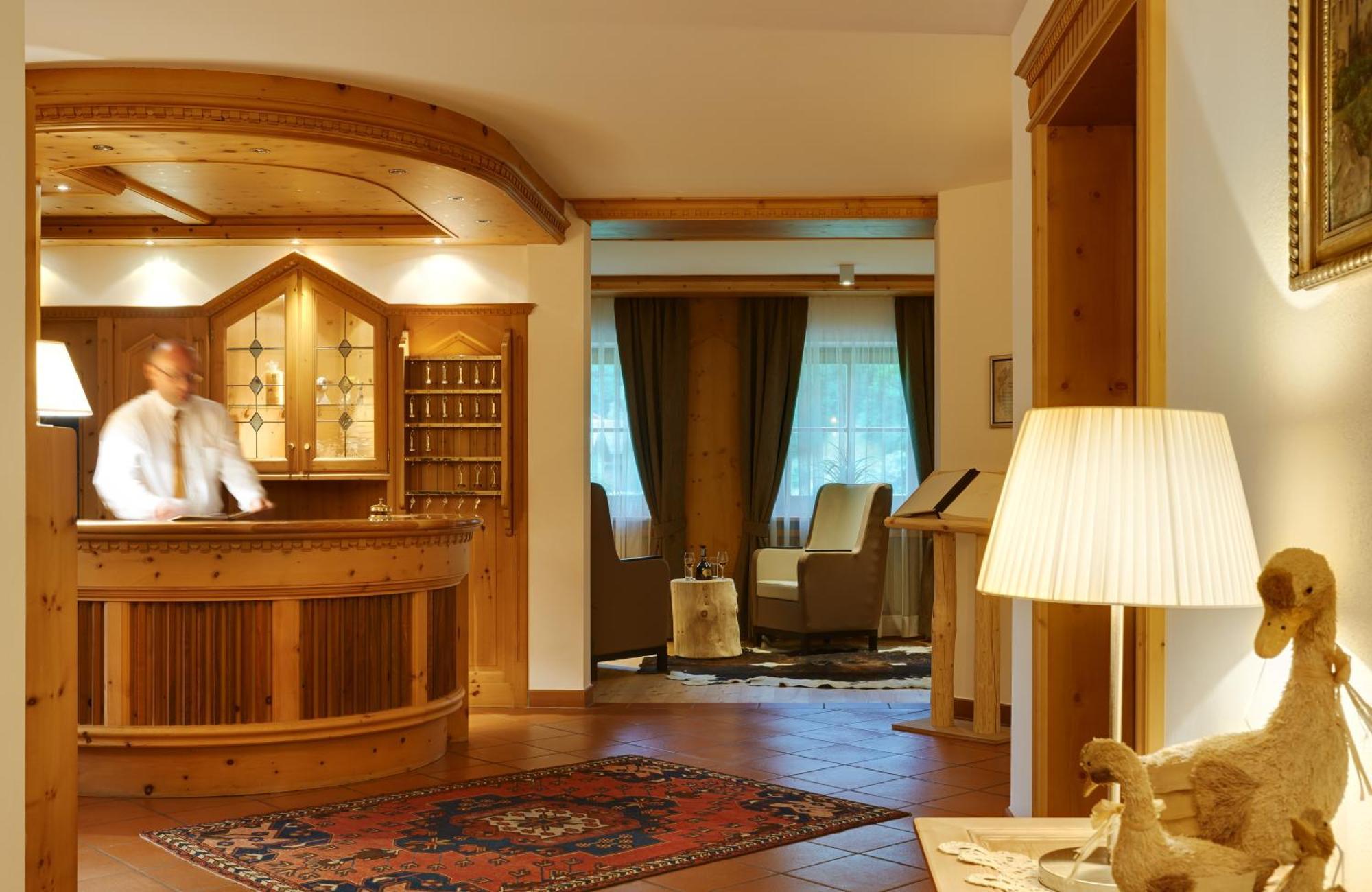 Alpin Stile Hotel Laion Eksteriør billede